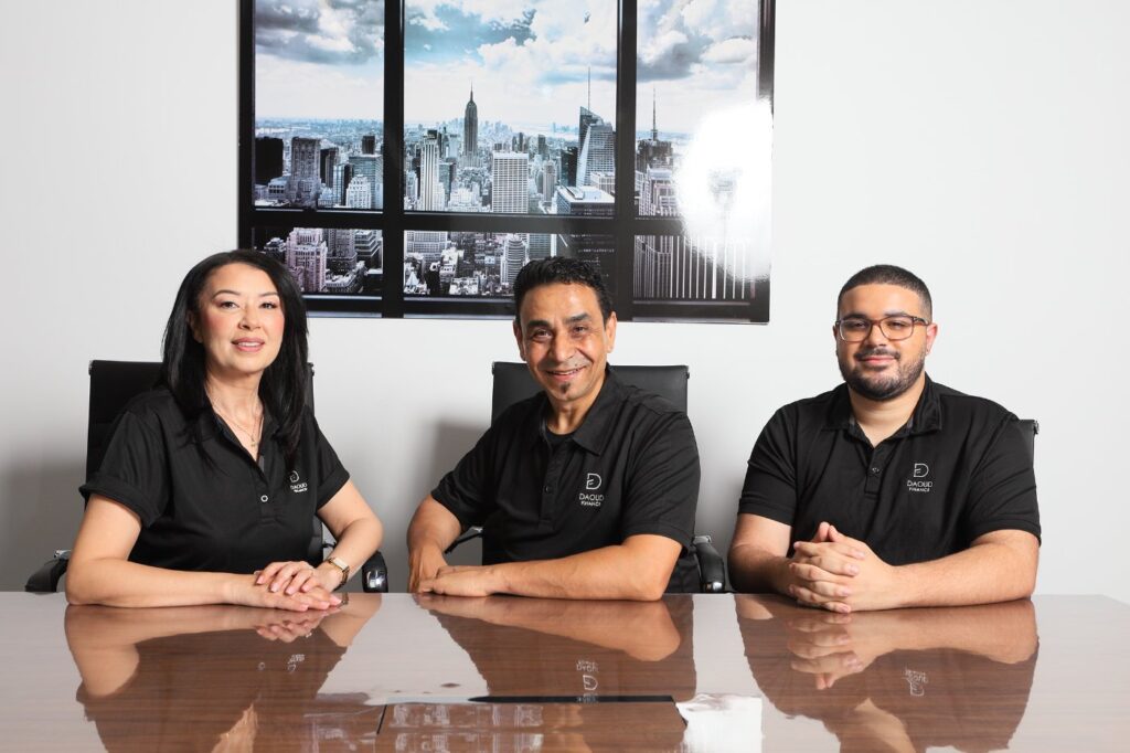 Client shaking hands with Daoud Finance after arranging pre-approval